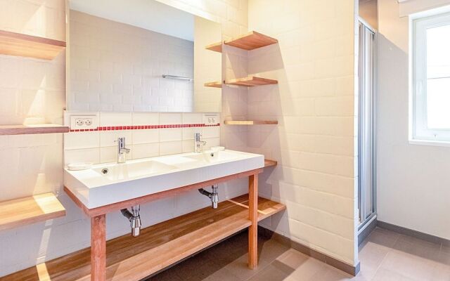 Ideal Holiday Home in Gijverinkhove With Terrace, Garden