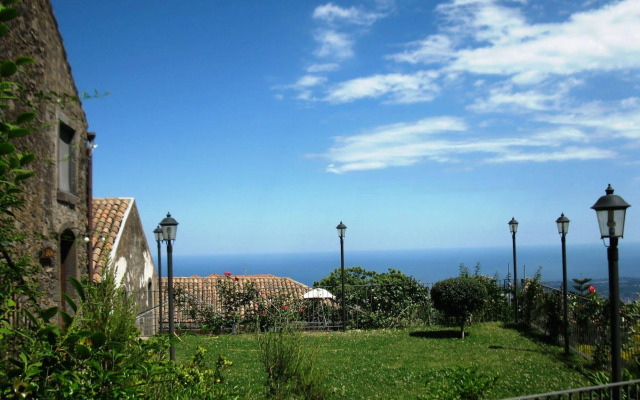 La pietra antica O' munti