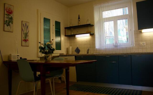 1912 - Apartment - old town