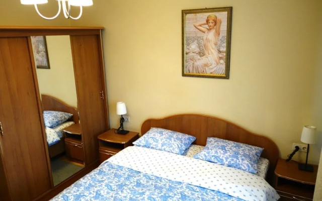 Апартаменты «LUXKV Смоленская»