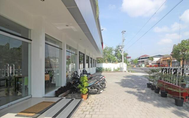 RedDoorz @ Jalan Ringroad Selatan