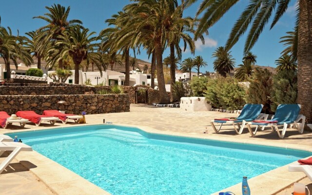 Comfortable Villa in Haría With Swimming Pool