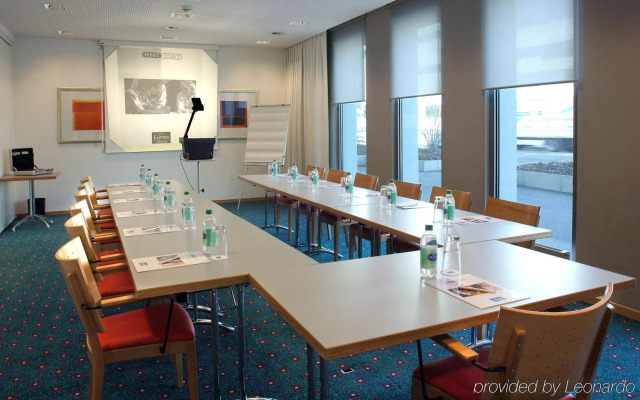 Holiday Inn Express Geneva Airport by IHG