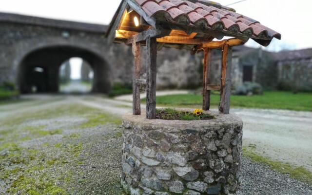 Manoir Courtyard cottage rental Vendee