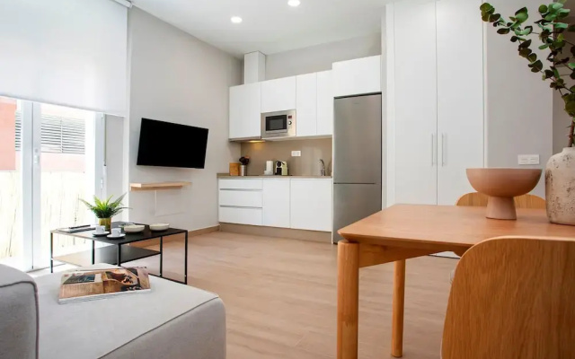 Nice apt With Terrace in Malaga Trinidad Grund B