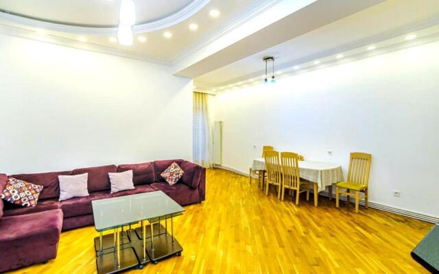 7 Bedroom Apartment on LEYLEK - Nİzami st.