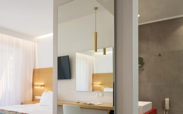 High Beach Hotel