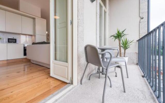 TPC Yellow Tiles Apartment