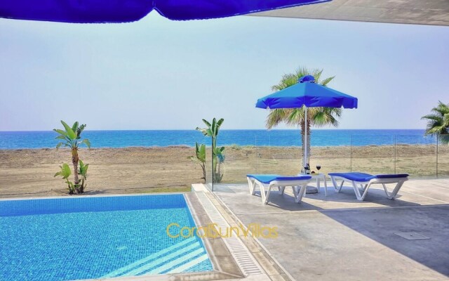 "blue - Beach Front Spectacular Villa Sleeps 10"