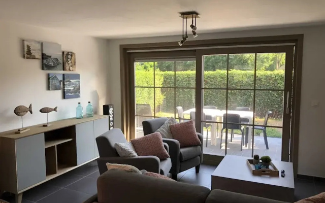 Cozy Holiday Home near Westhoek