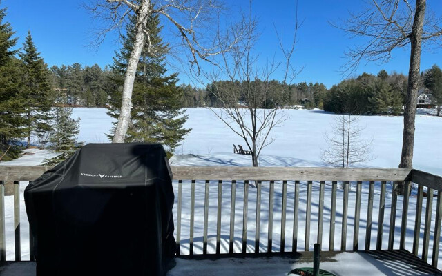Bear Essentials Lakefront Hideaway