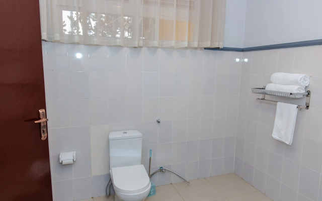 La Villa Cafe & Suites