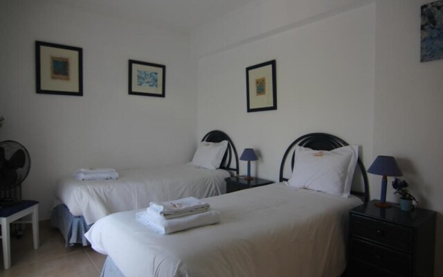 Rent Villa and Apartment in Oasis Parque Country Club, Nr. Portimao, Algarve