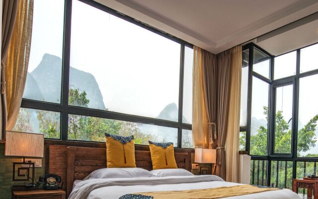 Secret Courtyard Resort Hotel