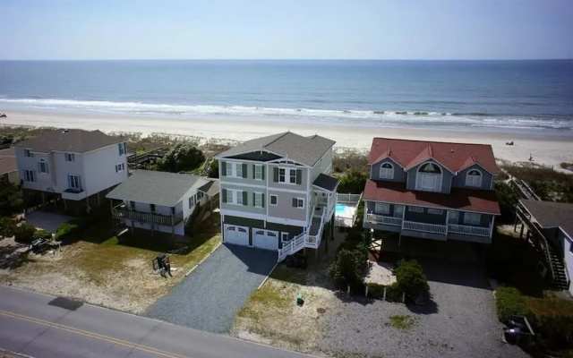 R and R By The Sea - 4 Br Home