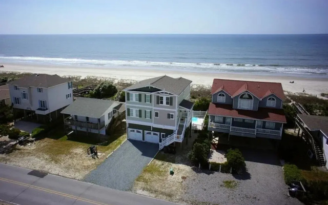 R & R By The Sea 4 Bedroom Home by RedAwning