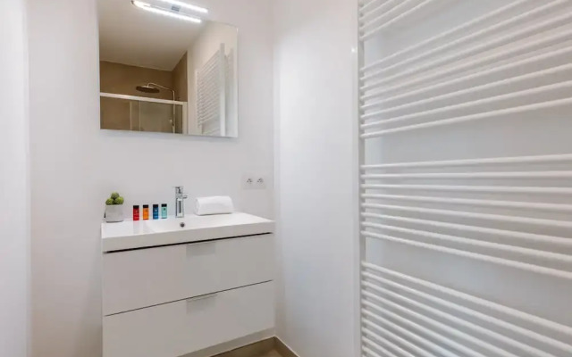 Beautifully Decorated Apartment Close to the sea