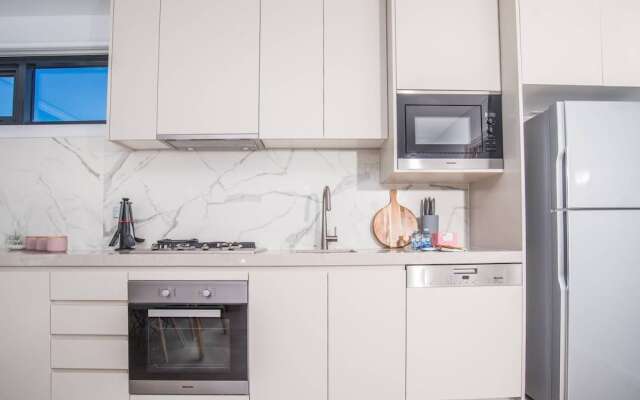 Lively 2bed1bath Mascot APT
