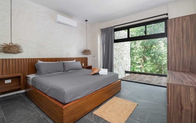 Twelve O’Clock Luxury Villas