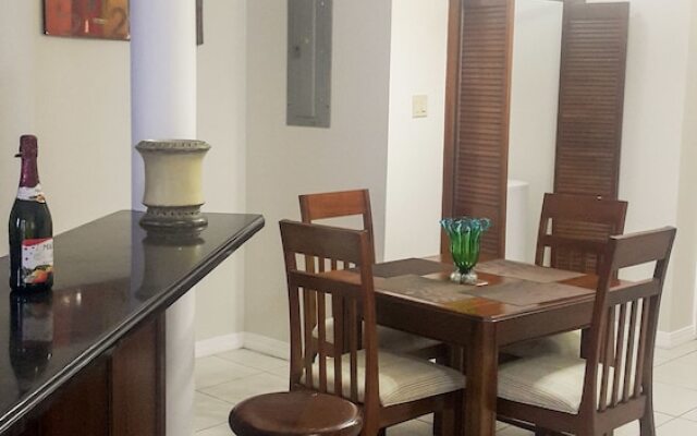 2 Bdrm Apartment at Runaway Bay