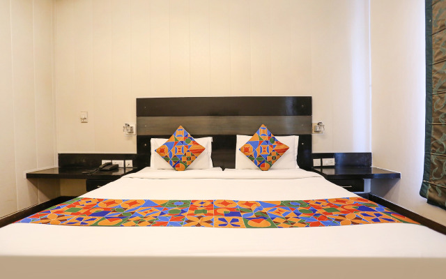 Capital O 605 Hotel Camria