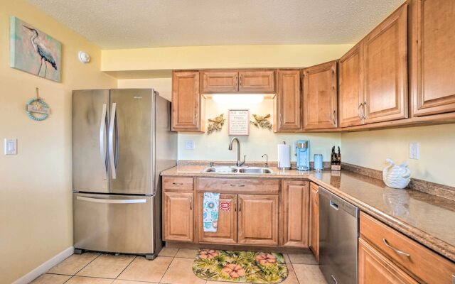 Pet-friendly Dunedin Townhome w/ Private Yard