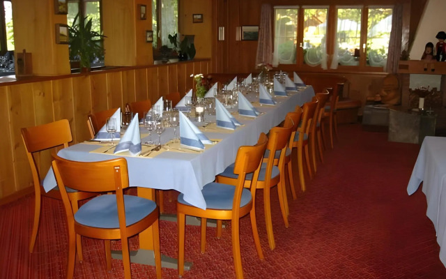 Gade Lodge