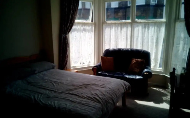 2 Berth, First Floor Flat, Apsley 4