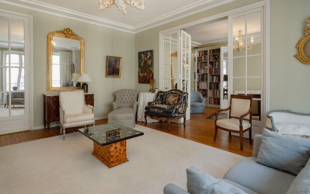 Paris Prestige Rousseau Residence