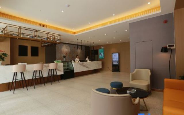 Jinjiang Inn Select Hotel (Heze Train Station)