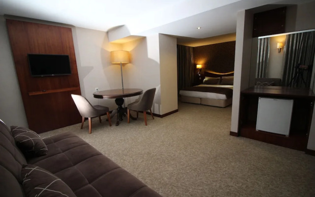 Vali Erdogan Konuk Evi Hitit Otel