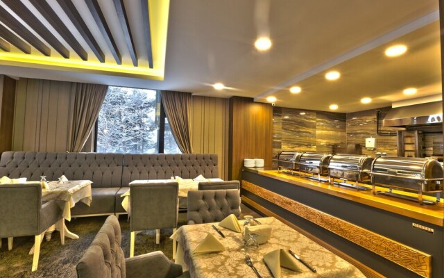 Lagoon Palace Hotel