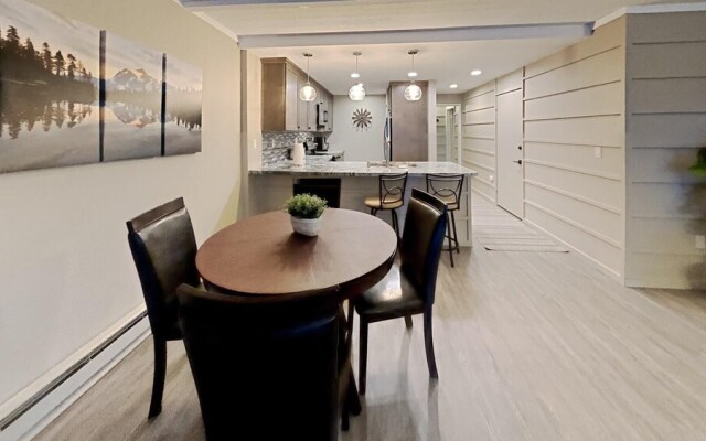 Spacious 2 BR Units at 1849 Condos with FREE Pool, Parking & Wifi