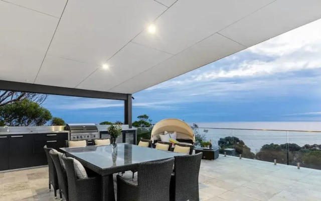 The Ocean s Edge Luxury Entertainer With Views