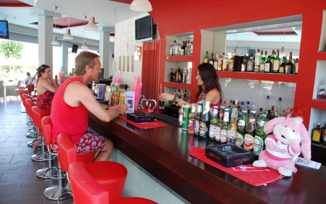Letsos Hotel