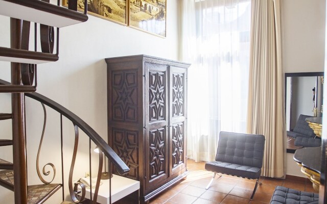 HERENCIA By Hosting House