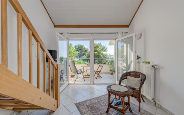 Beachfront Apartment With Balcony and Parking