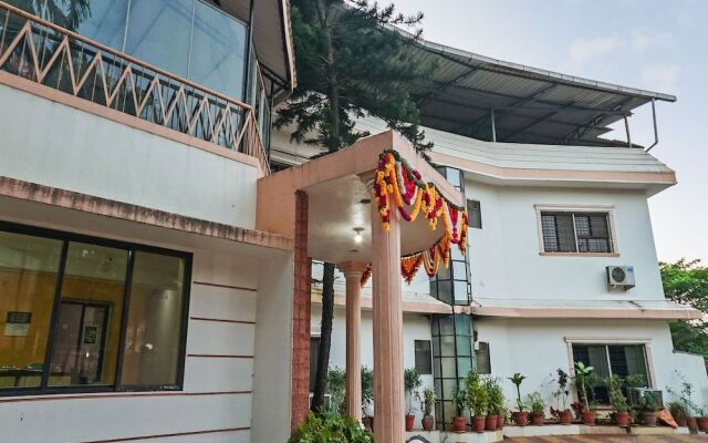 OYO Flagship 23096 Laxmi Residency