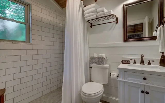 Mountain Laurel Tree House