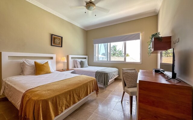 Fantastic beachfront 2 bedroom apartment