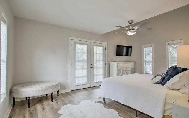 Pet-friendly Cottage, 3 Blocks to Main St!