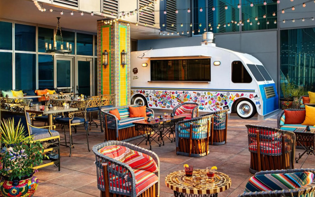 Moxy Downtown Los Angeles
