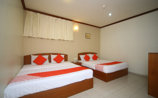 OYO 1027 Hotel London