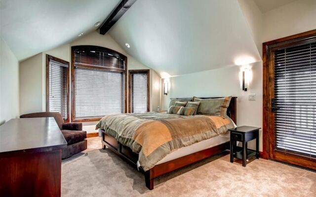 Cawha Outlook Chalet