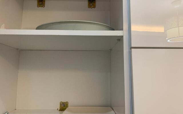 LUXE Bright 2bdr in Center