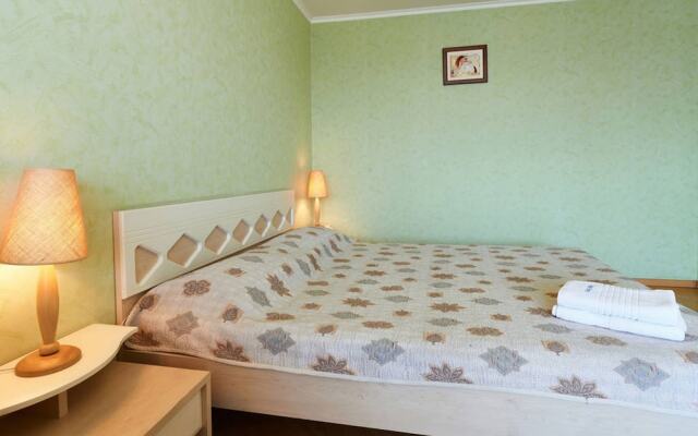 Home-Hotel Evgenia Sverstuka 8