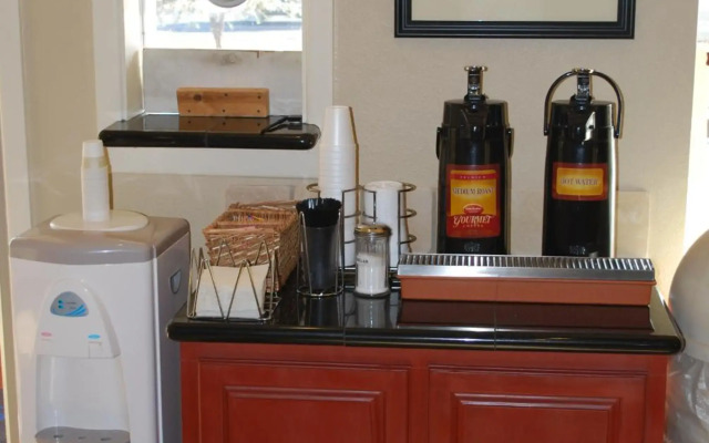Americas Best Value Inn Lubbock E