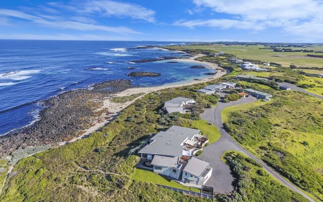 Hearn's Beachside Villa 1