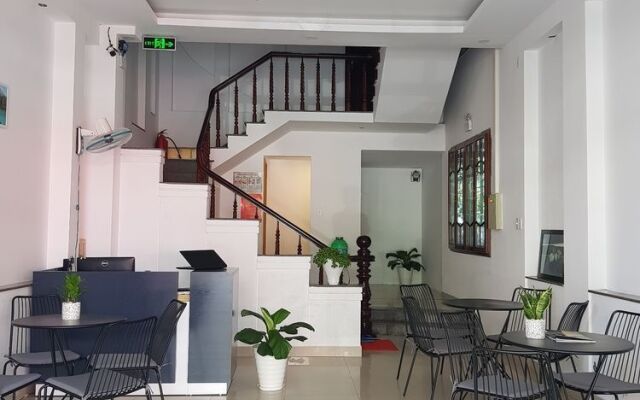 Elly Apartment