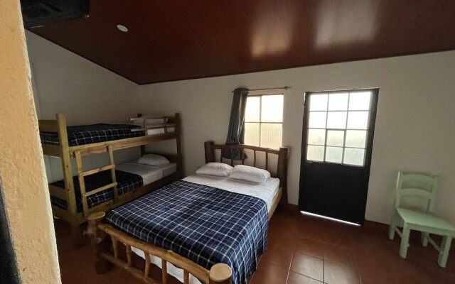 Hostal 17-52